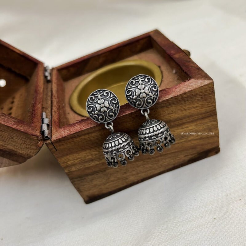 Ethnic Silver Look Alike Pattern