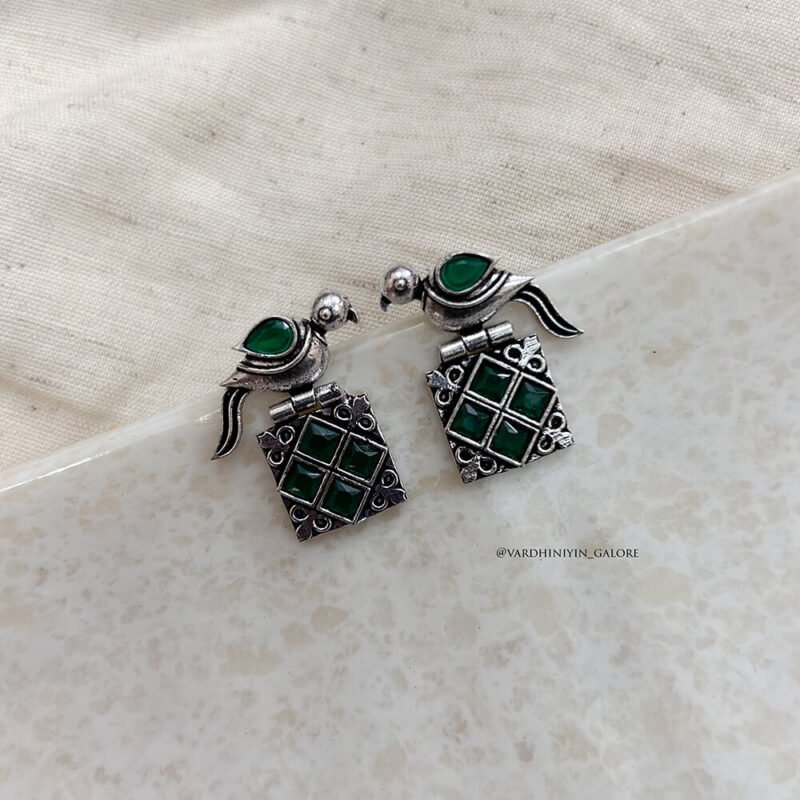 Chidiya Studs