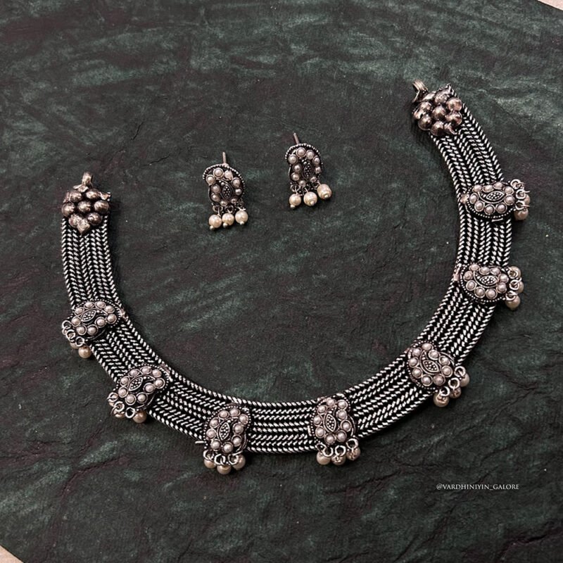 Pallavi - Pride of Pearl Chocker Set