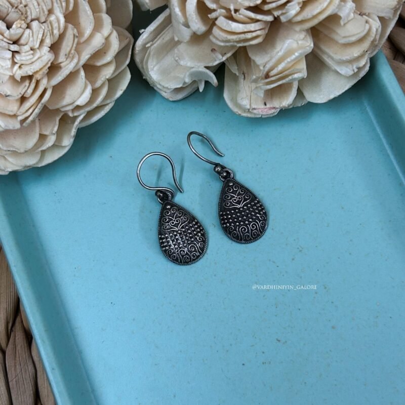 Sarah Dew Hooks