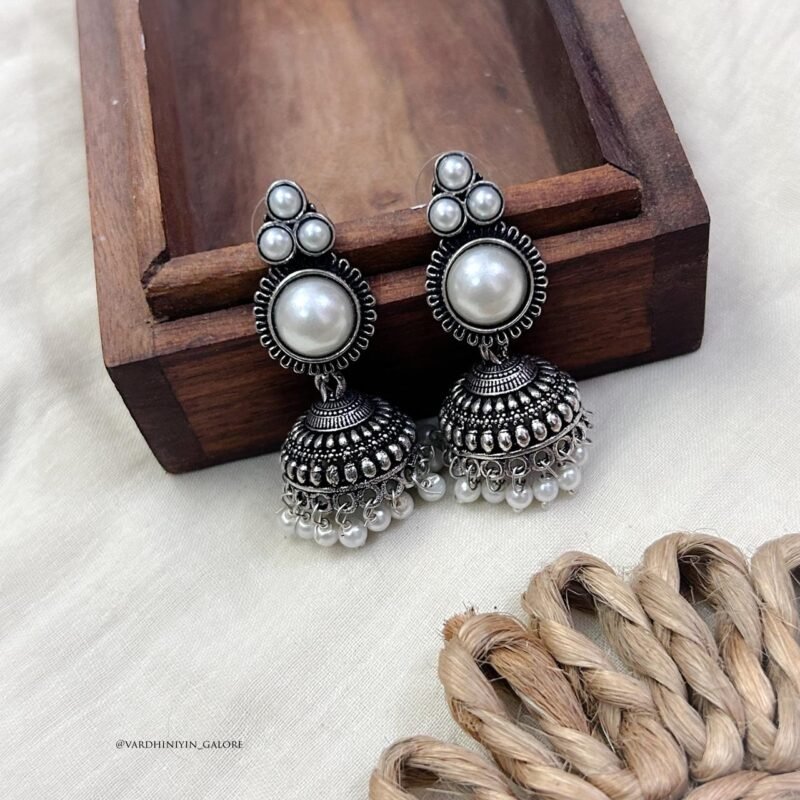Vihana Jhumkas - Image 5