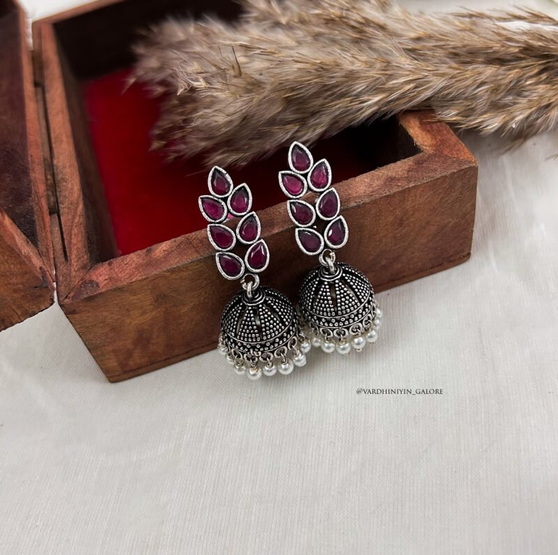 Pranvi Leaf Jhumkas - Image 2