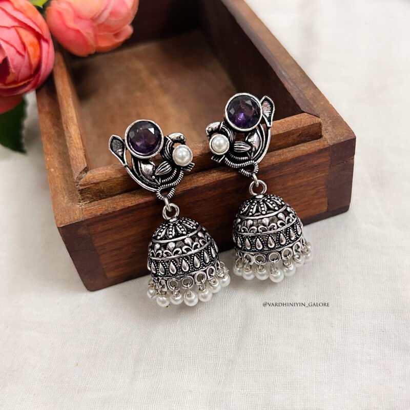 Gurbi Jhumkas