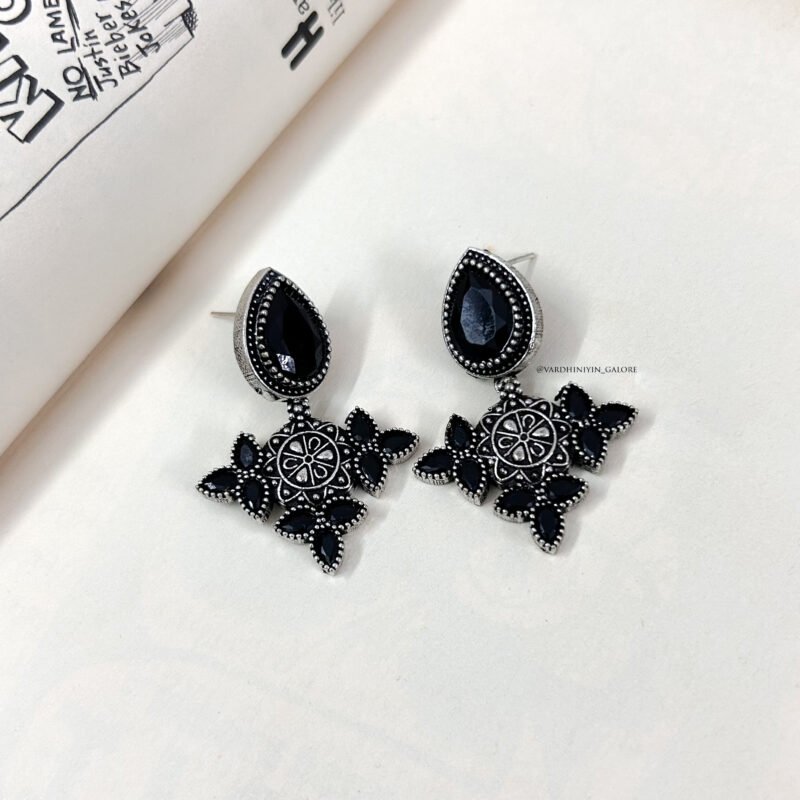 Kahini Danglers - Image 2