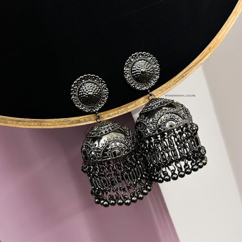 Aurelia Lightweight Blackmetal Jhumkas