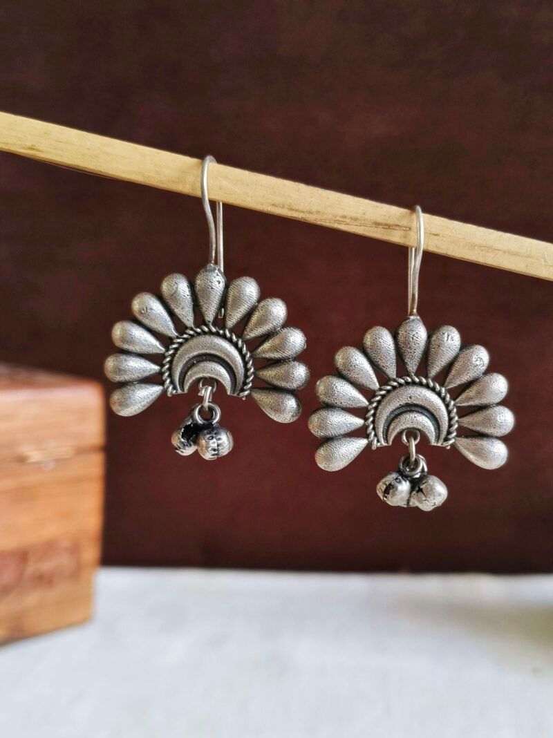 Divija hooks