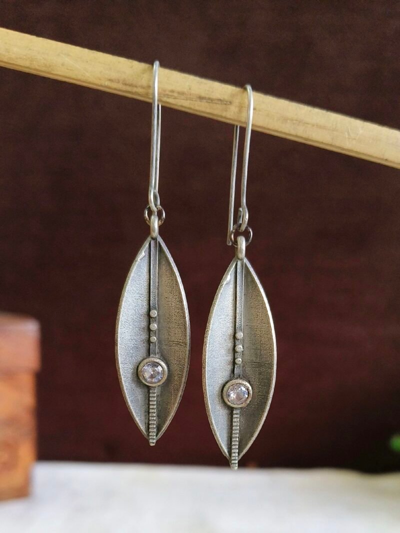 Sawasthi Hooks