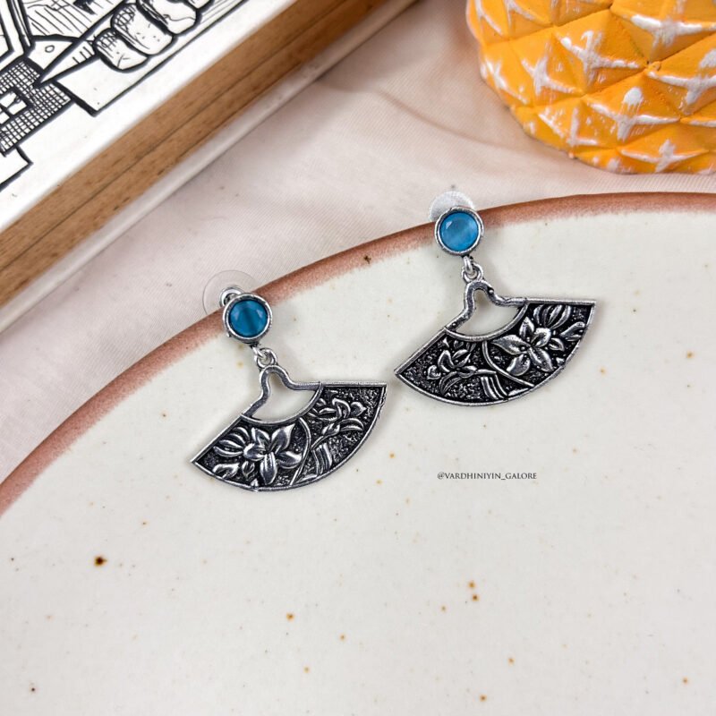 Ukti Contemporary Earrings - Image 4