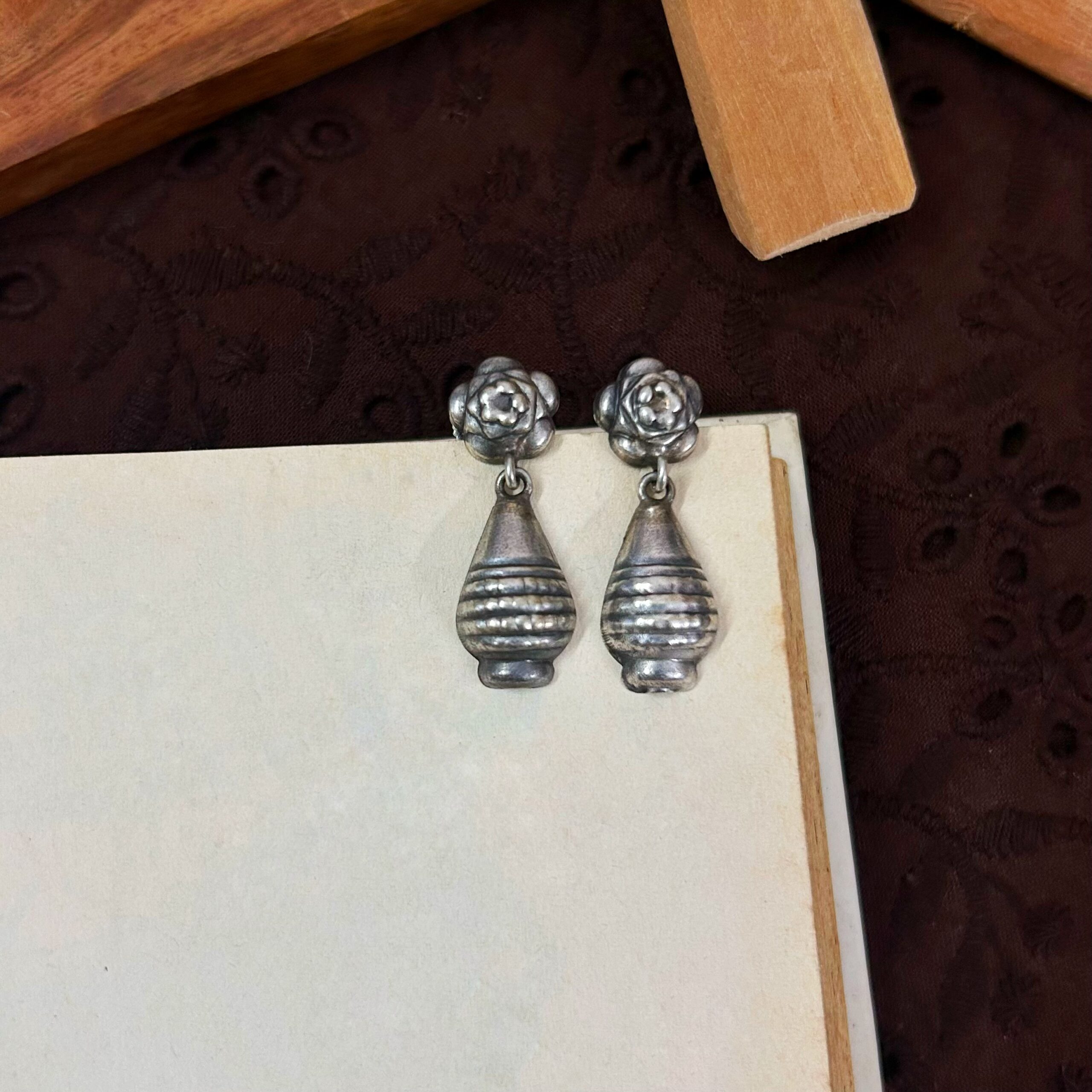 Yasmin Danglers - Image 2