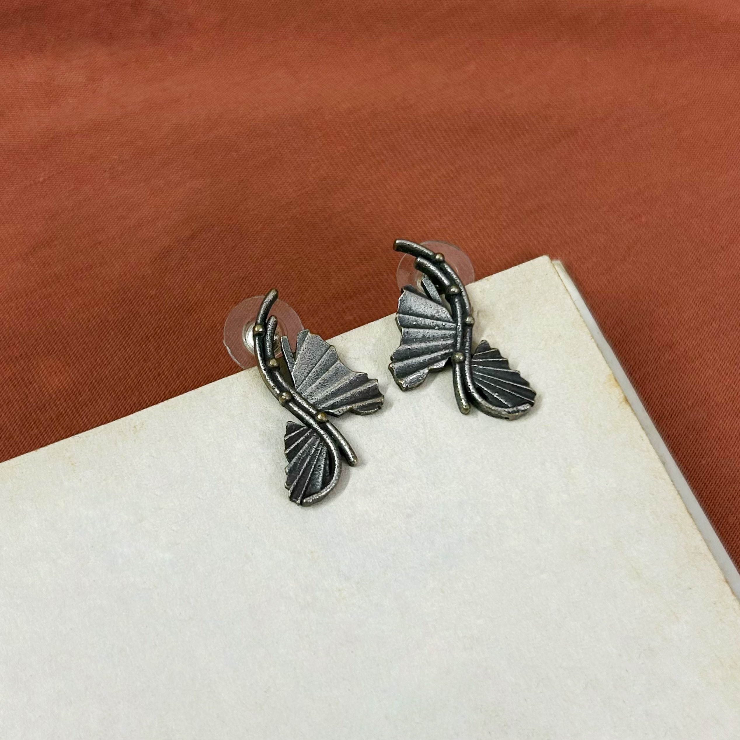 Nilo Studs