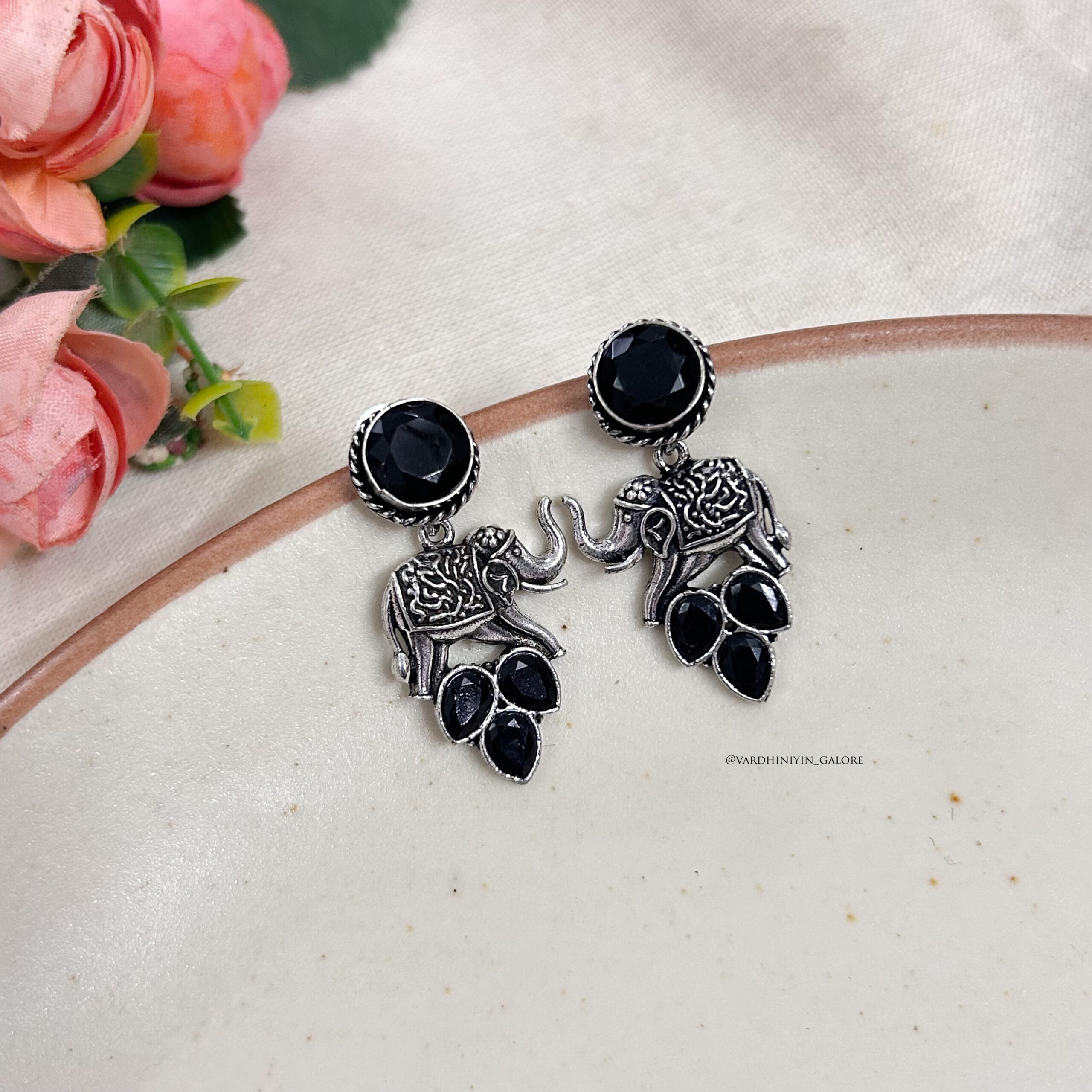 Gulabi Chand Danglers