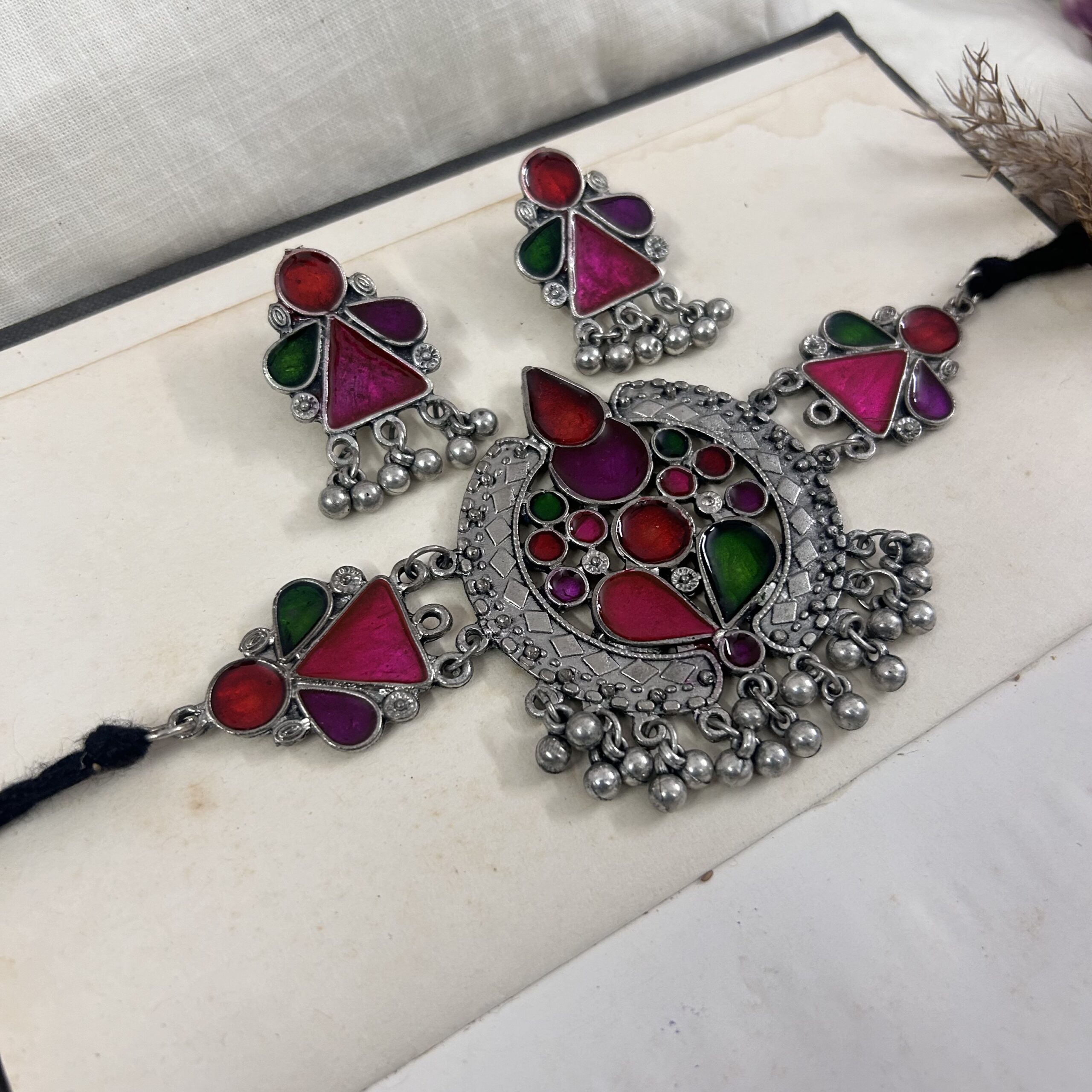 Tricolor Chocker
