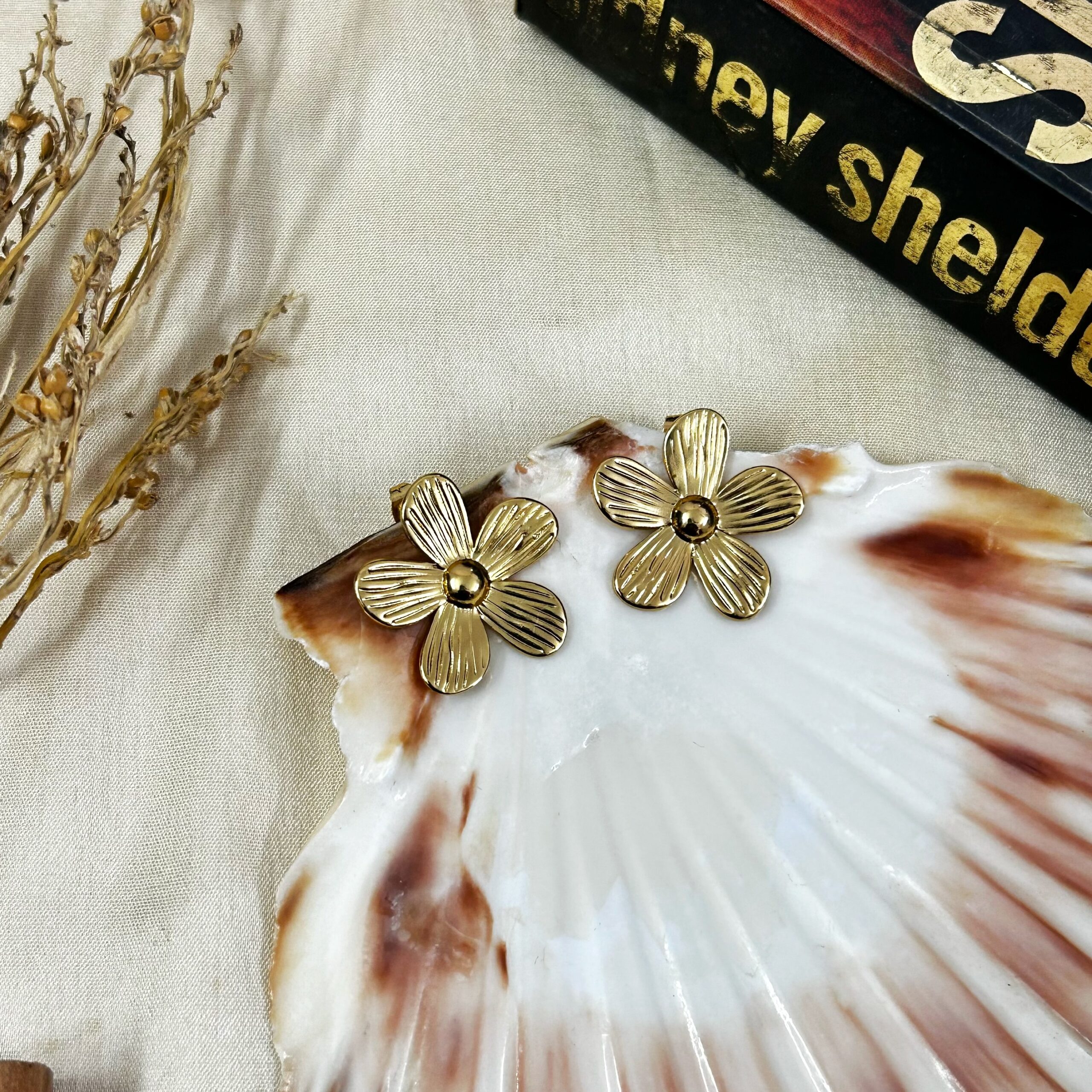 Fluted Bloosm Studs
