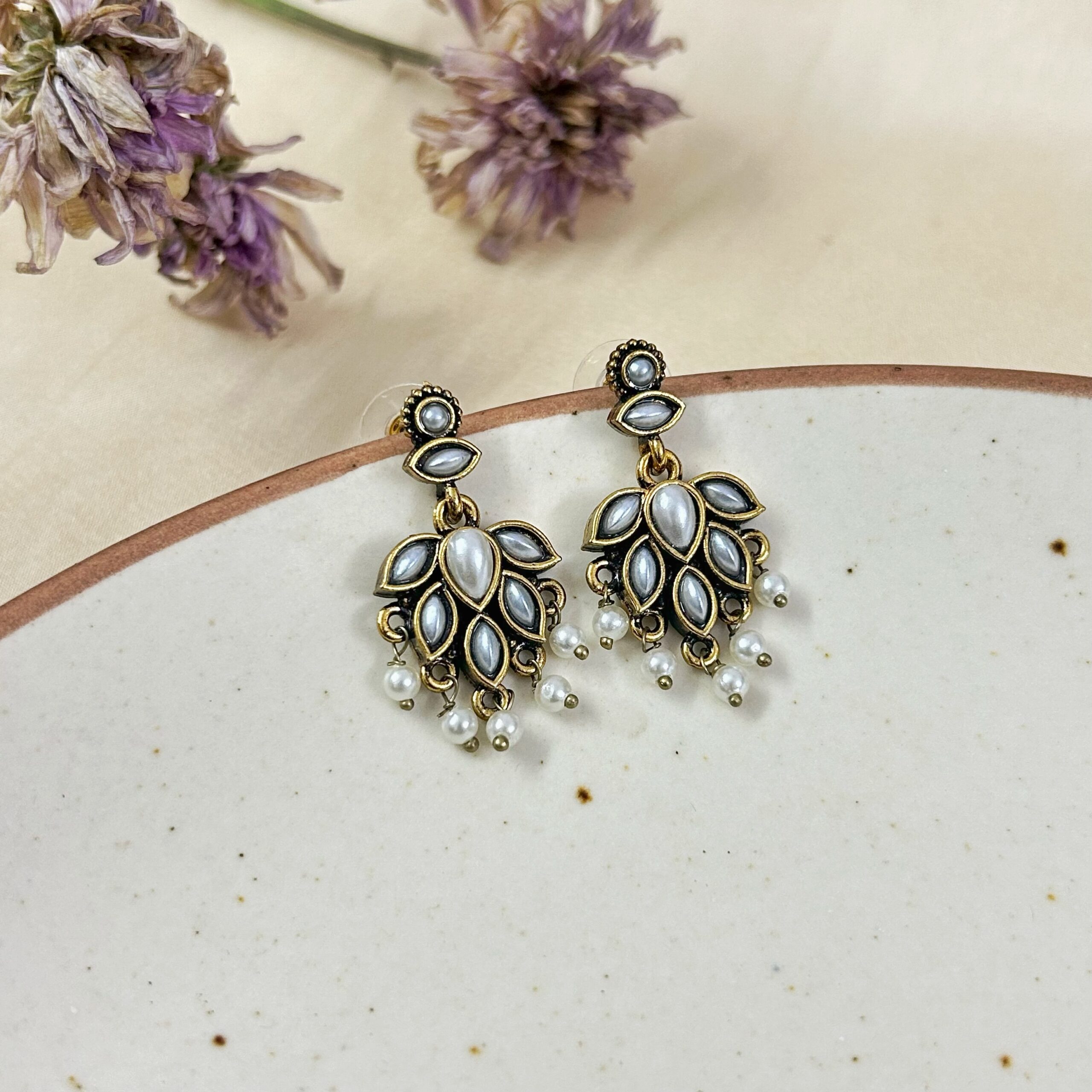 Tara Danglers