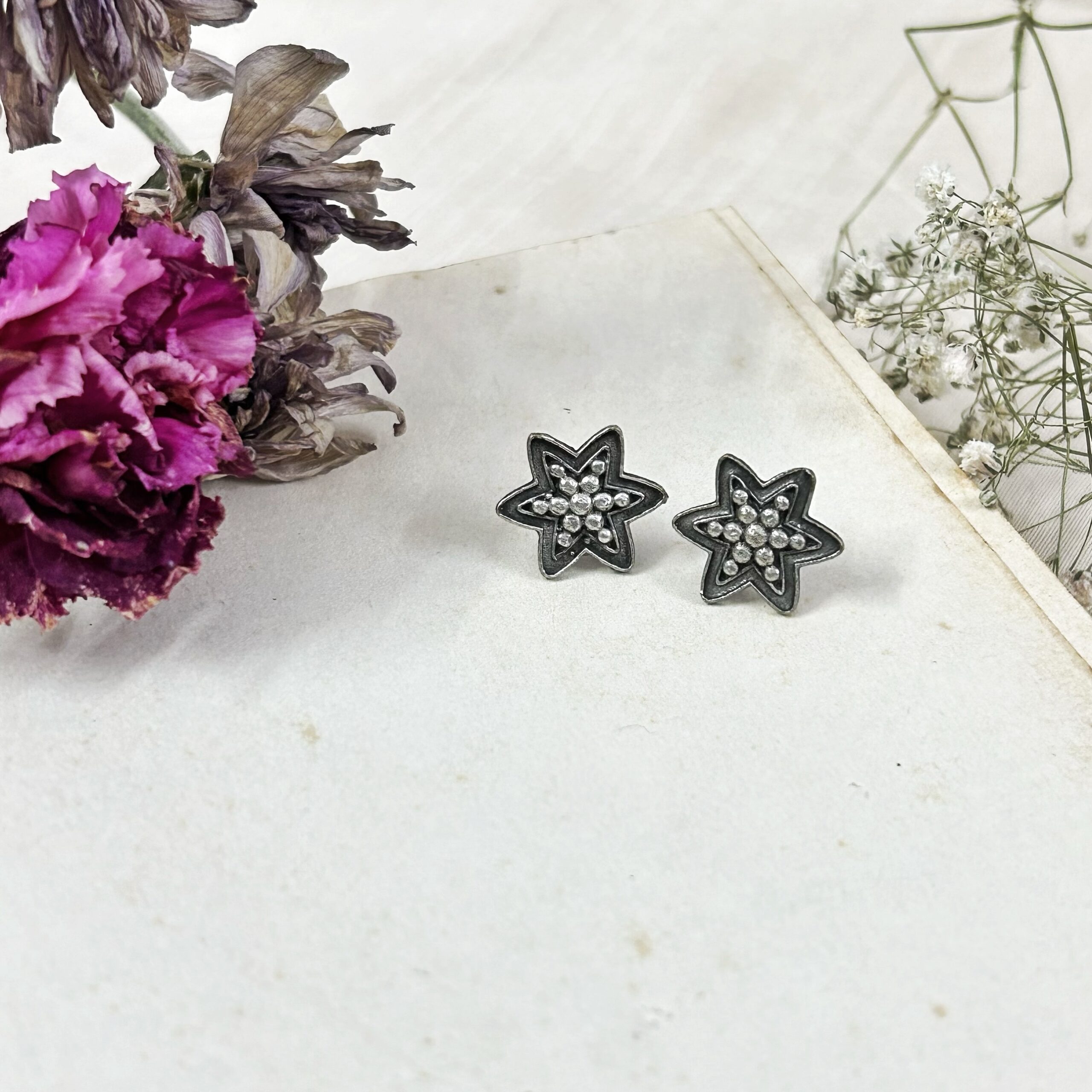 Zira Studs