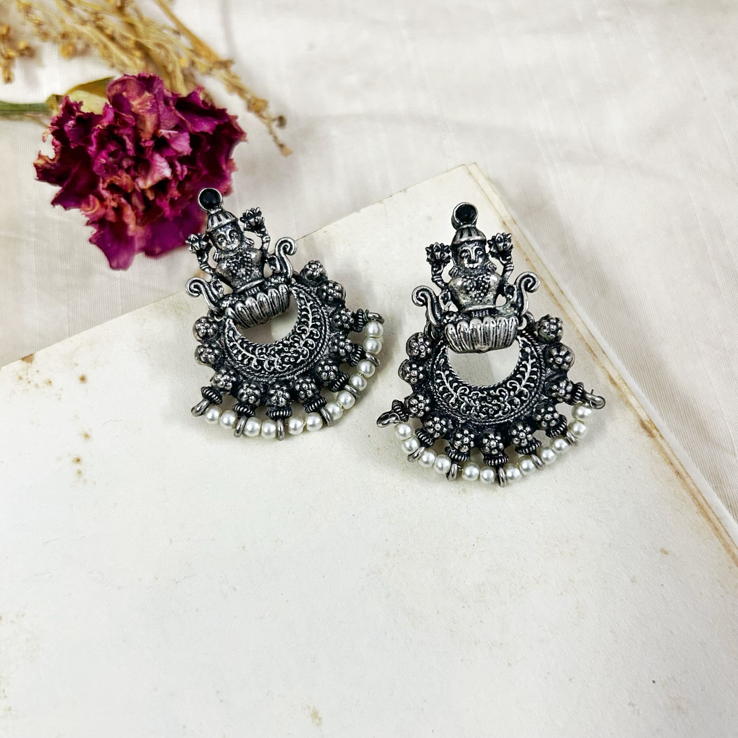 Sanatani Cresent Chandbali