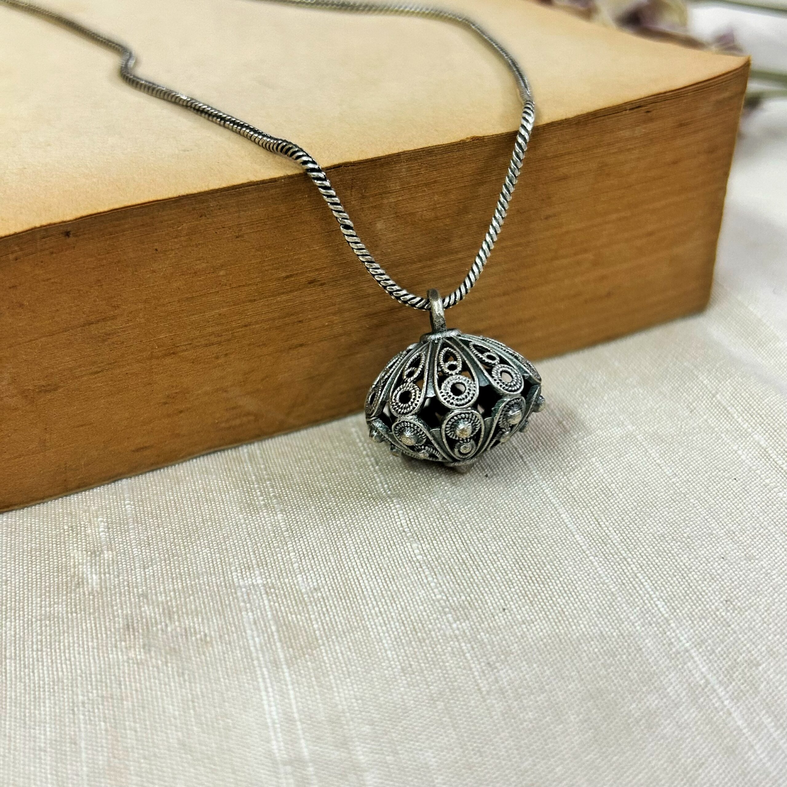 Vintage Filigree Chain - Image 2